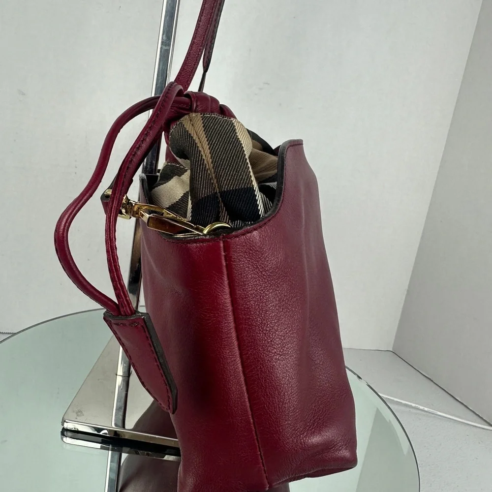 Burberry Burgundy Leather Shoulder Bag with Gold Hardware - Picture 3 of 10